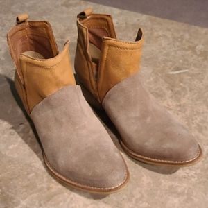 Beautiful leather two-tone ankle booties